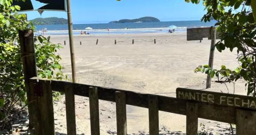 Ubatuba - Praia de Ubatumirim, Terreno frente mar, pé na areia, Oportunidade