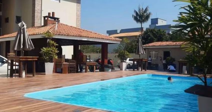 Ubatuba, Itaguá- Apartamento de 2 dormitórios em condomínio com piscina, próximo a praia!