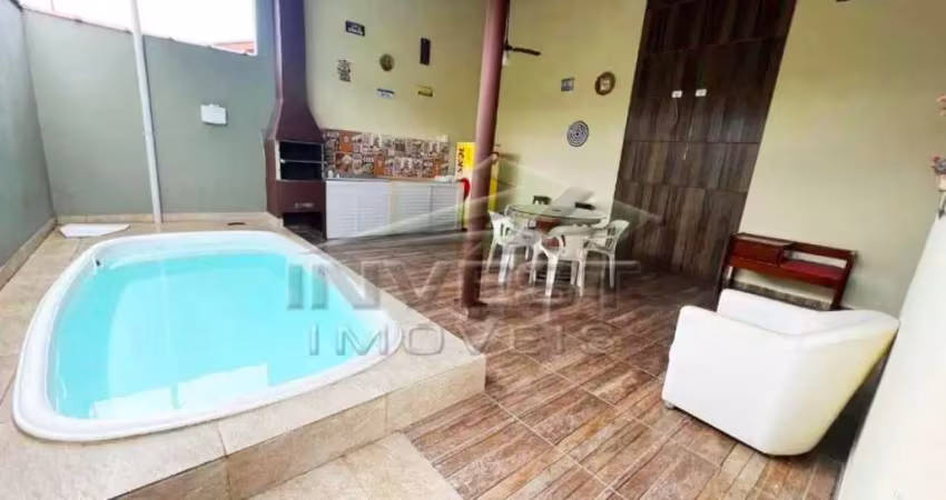 Ubatuba, Estufa 2 - Linda Casa em meio lote 6,5x30, com 02 Dormitórios sendo 01 suíte, sala ampla, e ótima área de Lazer