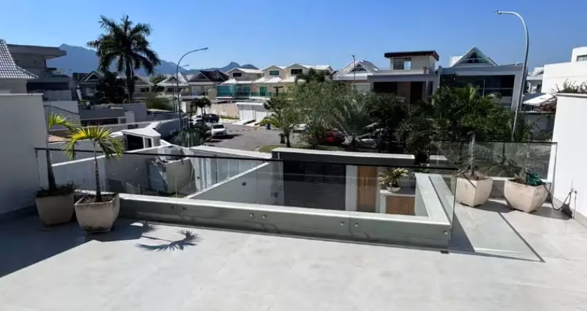 Linda casa a venda em um dos melhores condomínio do recreio dos bandeirantes riviera