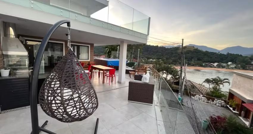 Linda flet  frente a o mar a venda em um dos melhores condominio de mangaratiba rj sitio bom