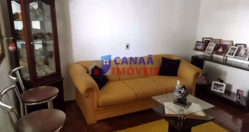 Casa 3 quartos, 1 suíte - bairro martins na área de clínicas