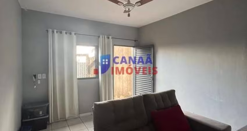 Casa a venda bairro Granada, 3 quartos. Terreno 250m²