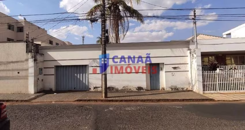 Casa 3 quartos 2 suíte - imóvel comercial na região central de uberlandia