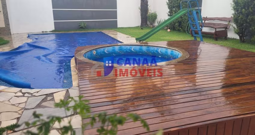 Linda casa , 3 quartos, piscina - bairro Roosevelt