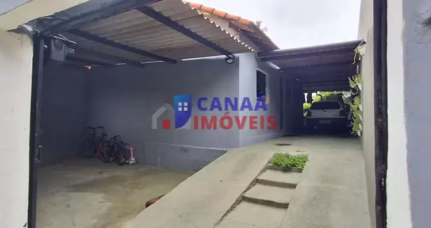 2 casas (uma 3/4, outra 2/4, 1 suíte), rua da lagoa/poliesportivo do bairo luizote de freitas