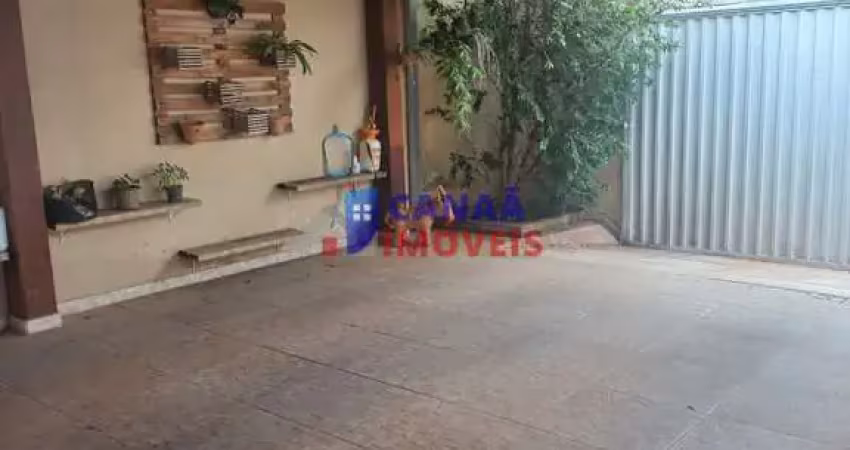 Casa com 3 quartos à venda no Jardim Holanda, Uberlândia 