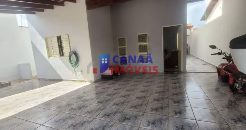 linda casa 3 quartos 1 suíte bairro jardim palmeiras proximo ABC supermercado