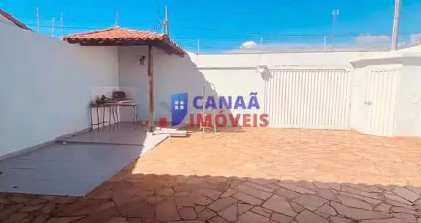 Casa 3 quartos, 1 suíte, bairro Nova Uberlândia