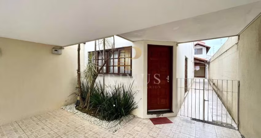Casa para Venda em Mogi das Cruzes, Parque Santana, 3 dormitórios, 1 suíte, 2 banheiros, 2 vagas