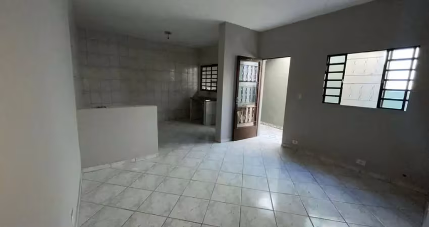 Casa para locação em suzano, jardim das flores, 1 dormitório, 1 banheiro, 1 vaga