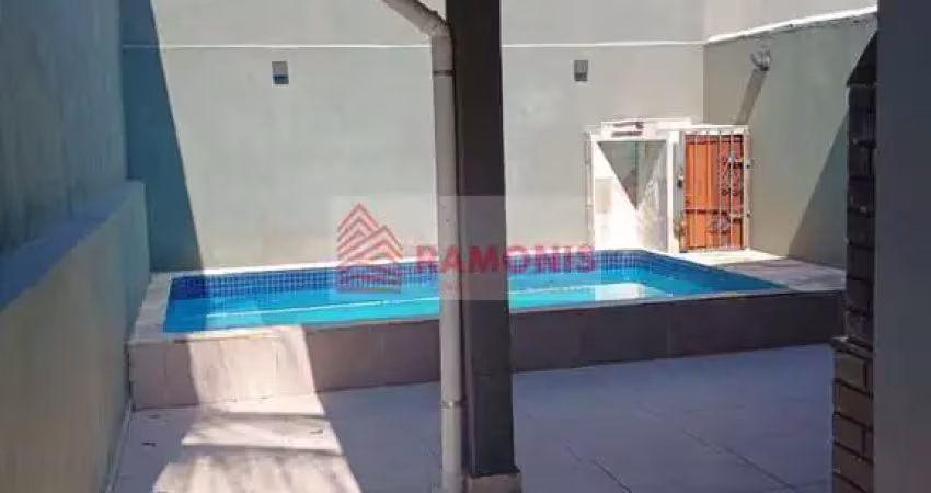 Casa em itanhaém á venda com 2 quartos, 1 suite, 2 vagas e piscina, bopiranga, itanhaém - sp