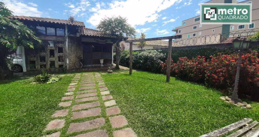 Casa com 7 dormitórios à venda, 204 m² por R$ 750.000,00 - Extensão do Bosque - Rio das Ostras/RJ