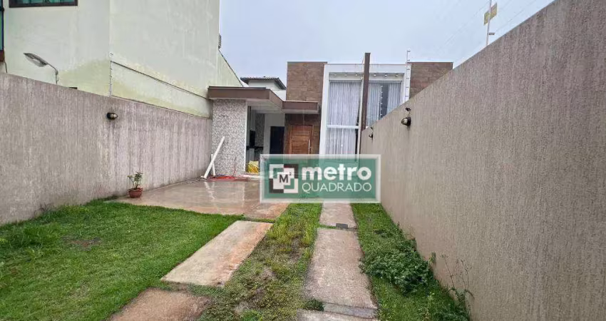 Belíssima casa linear independente de alto padrão em localização privilegiada. fachada moderna, pisos em porcelanato, rebaixamento em gesso, nichos e