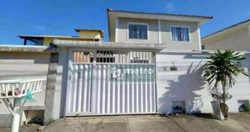 Casa duplex, 2 quartos, 2 banheiros, churrasqueira