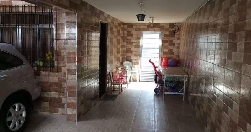 Sobrado para venda possui 134 metros quadrados com 2 quartos em Jardim Elvira - Osasco - SP