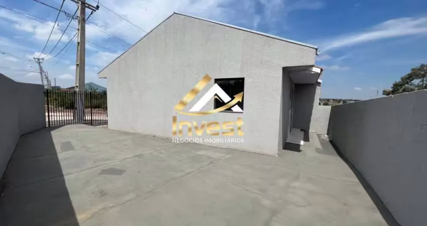 Casa de esquina 2 quartos - com amplo espaço de terreno