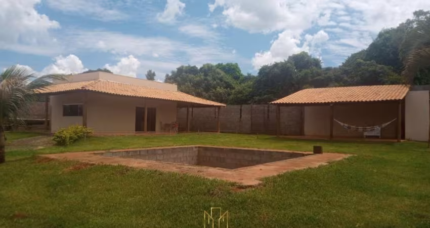 Venha conhecer essa incrível chácara de 2000 m² disponível para venda!   Aceitamos terreno, casa ou veículo na troca, facilitando sua negociação e tornando mais acessível a realização do seu sonho.   
