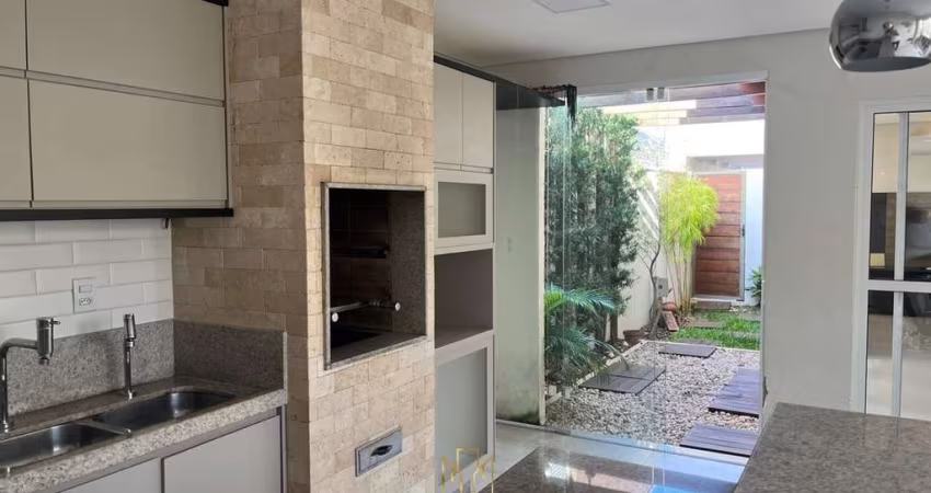 Luxuosa casa em condomínio à venda em Uberlândia-MG, 3 suítes, 3 quartos, 4 banheiros, 1 sala, 3 vagas, 189,00 m².