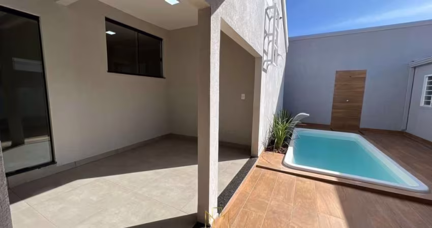 Imperdível oportunidade: Casa à venda em Uberlândia-MG, bairro Planalto, 3 quartos, 1 suíte, 2 salas, 2 banheiros, 2 vagas de garagem, 200m².