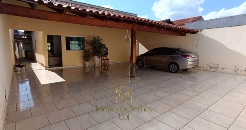 Imperdível oportunidade: Casa à venda - 3 quartos, 2 salas, 2 banheiros, 4 vagas na Jardim Holanda, Uberlândia-MG - 200m²