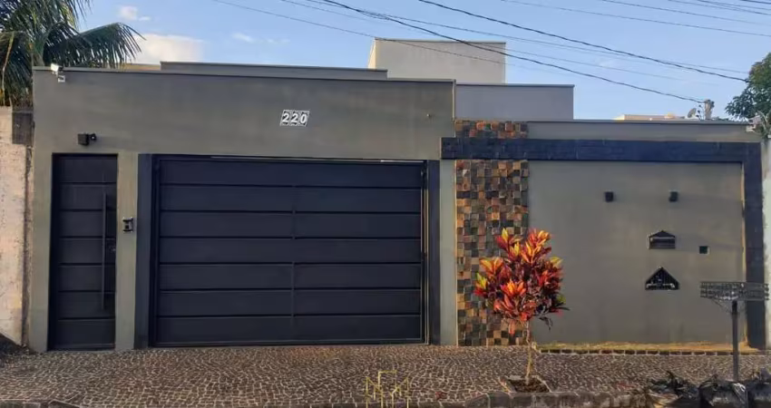 Casa com 3 quartos, sendo uma suíte master, com closet e banheira dupla com janela panorâmica, dois chuveiros e 2 nichos em granito, box em vidro temp
