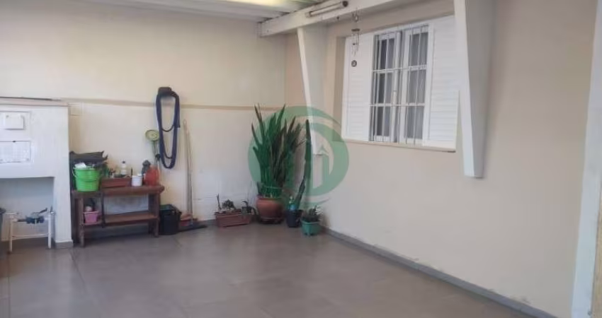 Ótima casa térrea na Vila Cecilia Maria!