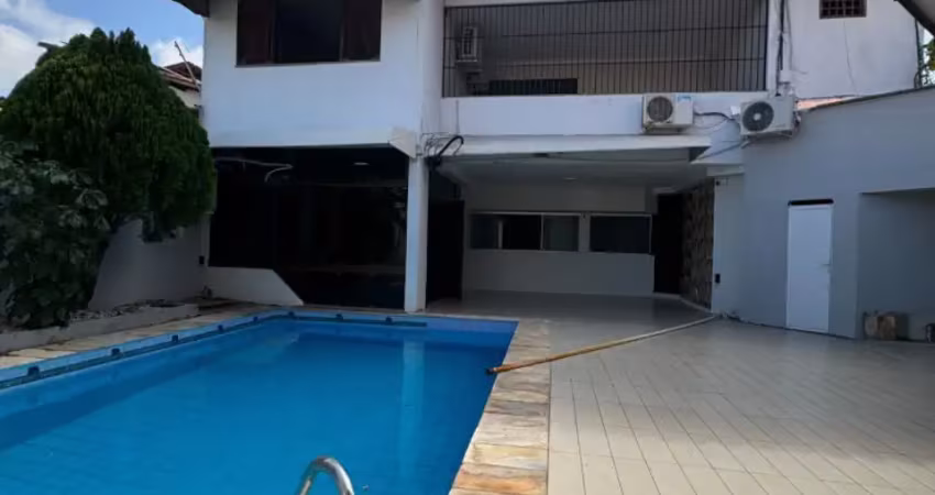 Casa com 4 quartos para alugar na Avenida Coronel Colares Moreira, 500, Jardim Renascença, São Luís