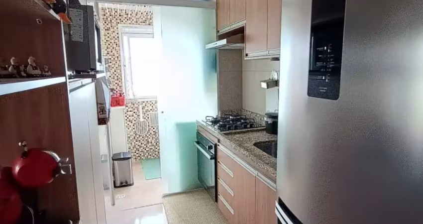 Apartamento com armários planejados e área de lazer completa