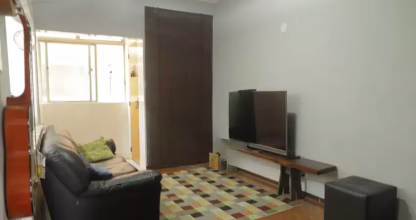 Apartamento amplo próximo ao metro a 5 minutos caminhando ate o metro