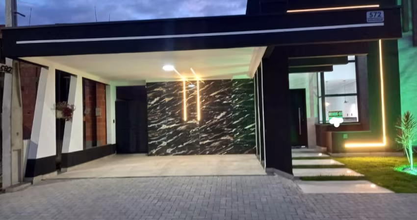 Linda Casa Nova em Condomínio