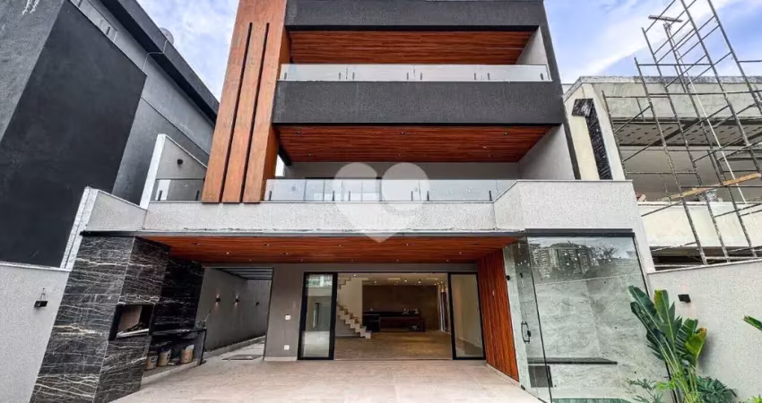 Casa contemporânea 6 suítes a venda  próximo a praia.