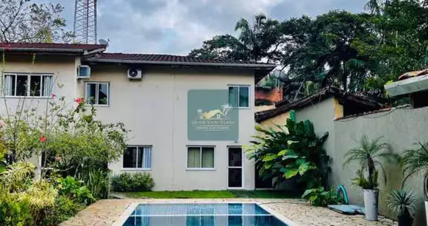 “casa aconchegante com churrasqueira e piscina a 1 km da praia de boiçucanga'.