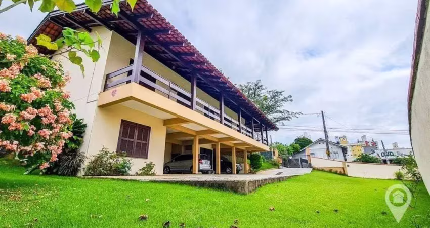 Casa com 5 quartos à venda no Velha, Blumenau 