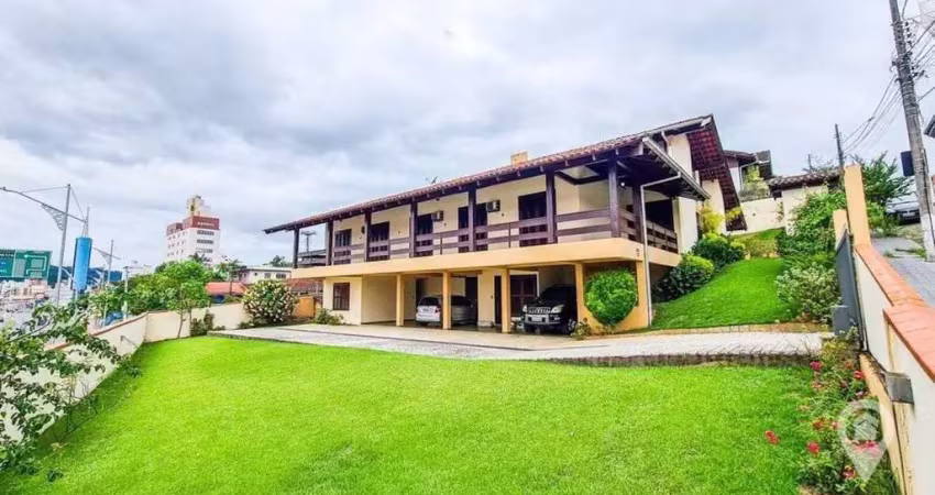 Casa com 4 quartos à venda no Velha, Blumenau 