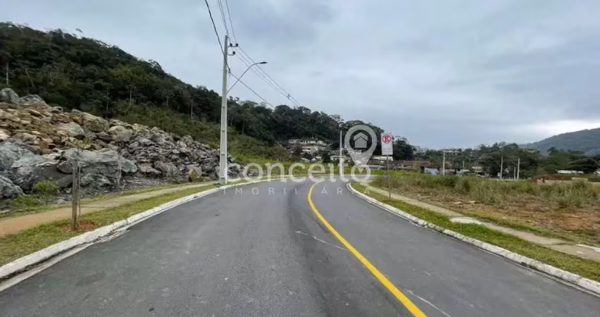 Terreno com 246m² e 12m de frente na velha central!