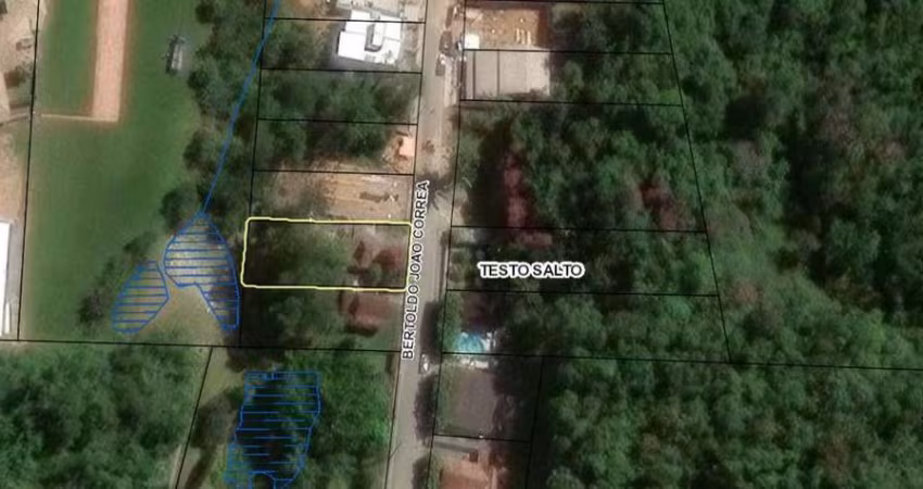 Terreno de 537,46m² e 15 de frente no Testo Salto!