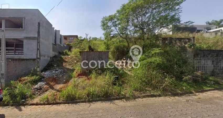 Terreno com 467,59m² com frente 17m na Escola Agrícola!