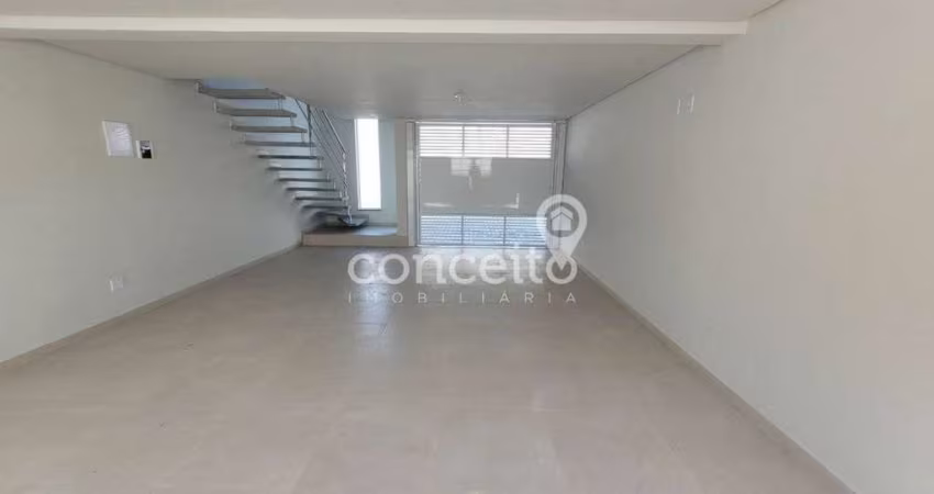 Sobrado Triplex com 2 Suítes na Água Verde!