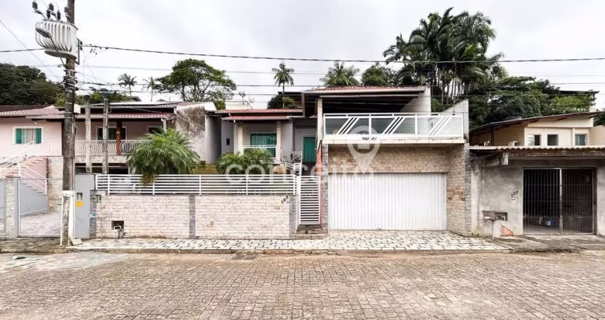 Casa Semimobiliada com 3 Dormitórios no Salto do Norte!