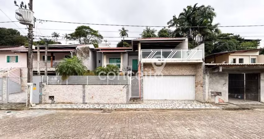 Casa semimobiliada com 3 dormitórios no salto do norte!
