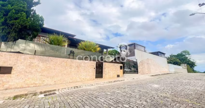 Casa com 4 dormitórios 2 vagas e piscina na itoupava norte!