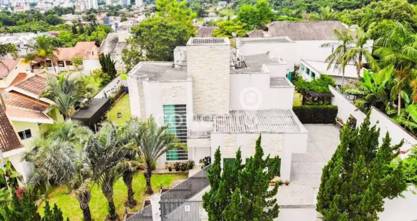Casa com 3 suítes piscina e amplo terreno em indaial!