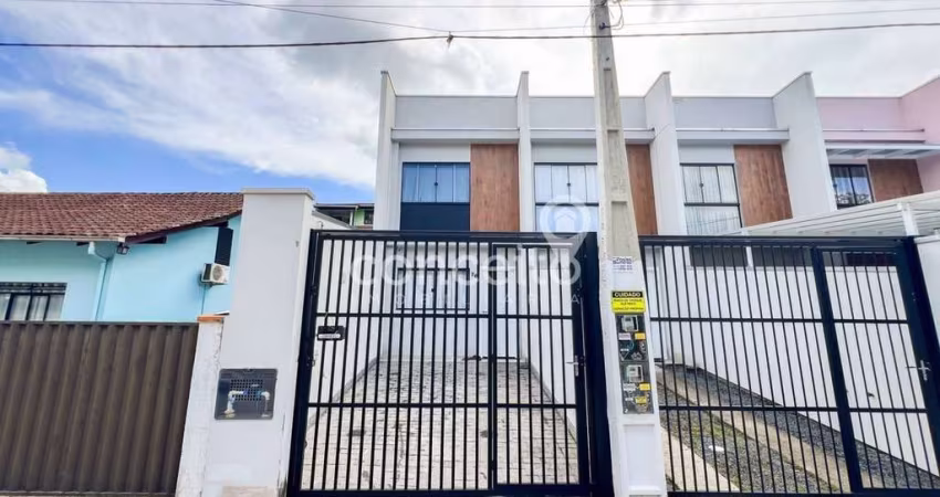 Sobrado 2 Dormitórios na Velha Central!