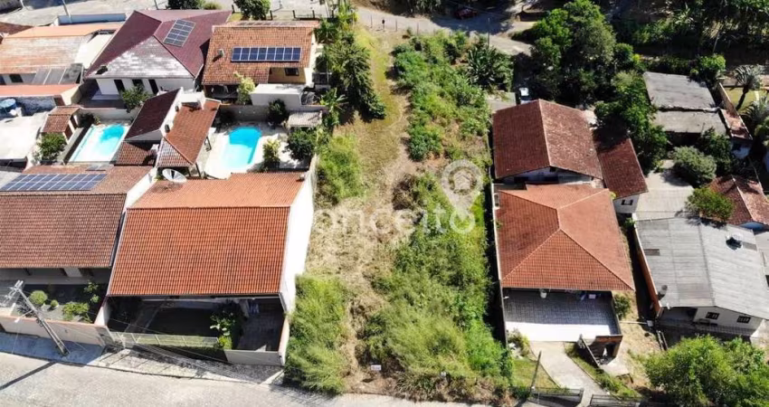 Terreno com 600m2 na Velha Central!