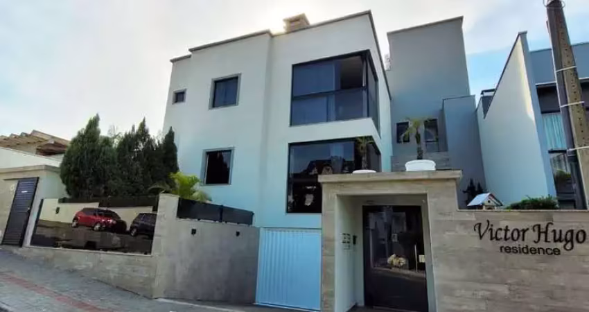 Apartamento mobiliado com 2 dormitórios e 2 vagas na velha!