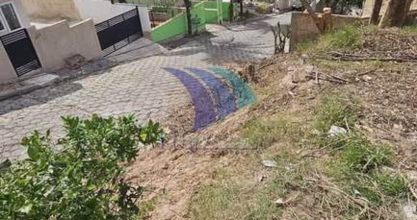 COD 1123 - VENDA- Terreno com Vista mar e duas frentes no Condomínio dos Pássaros, Cabo Frio