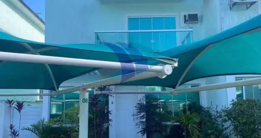 COD 1253 - Linda Casa Triplex de Condominio  Frente a Lagoa