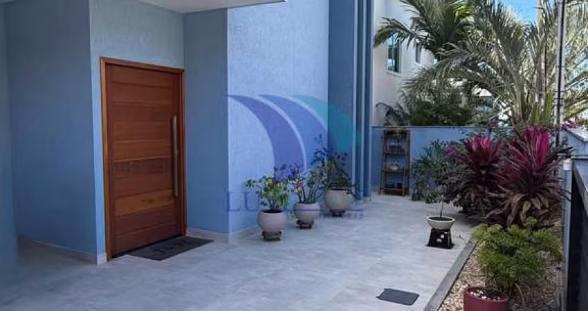 COD 1646- VENDA - Casa Duplex com Piscina, Condomínio dos Pássaros