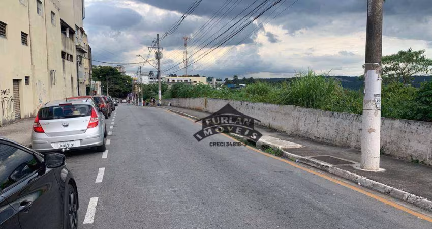 Terreno à venda no miolo do Centro de Cotia, 2000 m² por R$ 2.000.000 - Centro (Cotia) - Cotia/SP